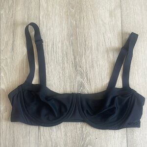 SKIMS Black Full-Coverage Bra with Adjustable Straps